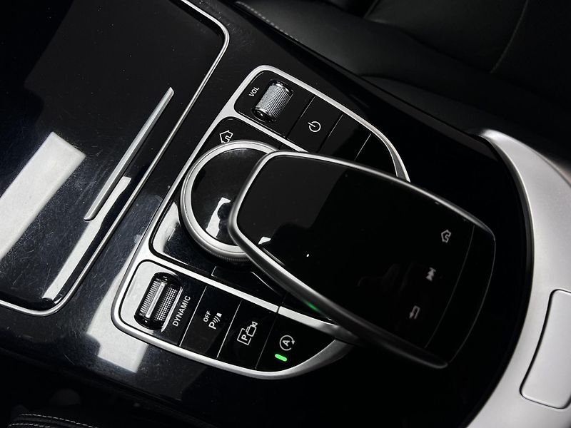 Mercedes-Benz Třídy C 220d 4-Matic Burmester Servis - fotka 41 z 45