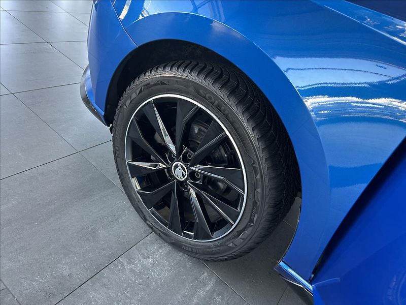 Škoda Fabia 1,2   TSI,MONTE-CARLO,2.MAJITE - fotka 23 z 24