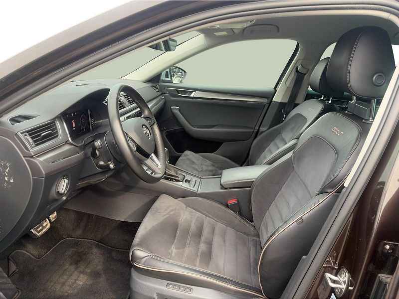 Škoda Superb 2.0TDi Scout DSG 140kW 4x4 - fotka 11 z 21