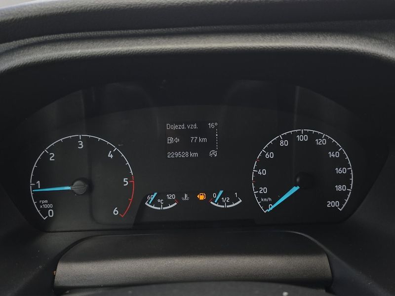 Ford Transit Custom (2021) 2.0 EcoBlue 96kW, 9 míst, DPH, - fotka 15 z 20