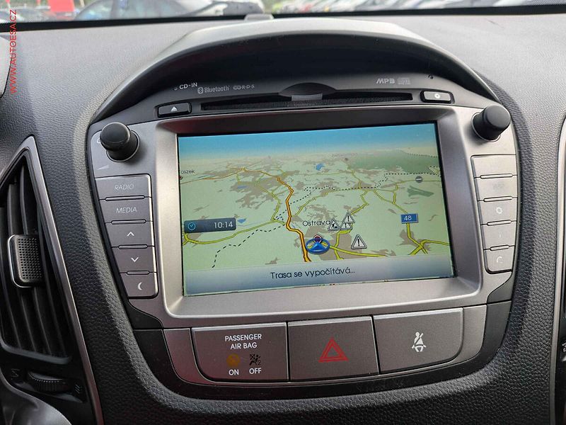 Hyundai ix35 (2013) 1.7 CRDi, Navi, kamera - fotka 17 z 20