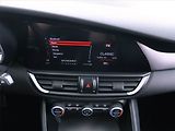 Alfa Romeo Giulia (2018) 2.0 Turbo - náhled 12