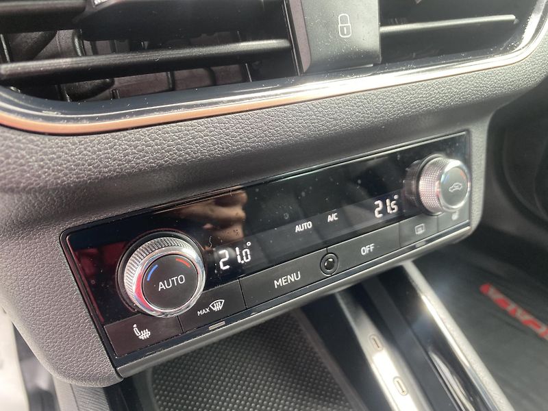 Škoda Scala 1.0i G-TEC STYLE CZ DPH LED 1A - fotka 156 z 156