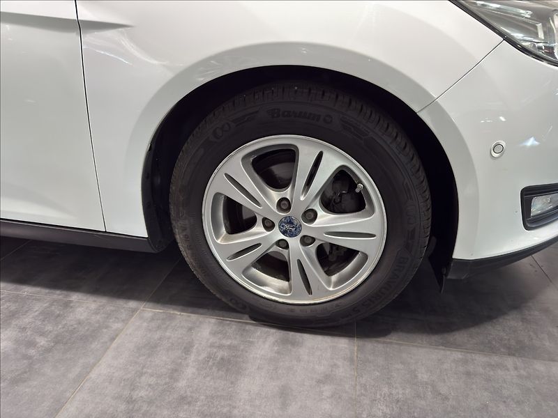 Ford Focus 0,9   EB VÝHŘEV ČIDLA ALU STK - fotka 27 z 27