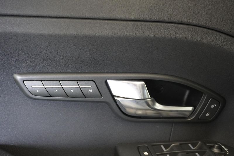 Land Rover Range Rover Evoque 2,2 SD4 DYNAMIC 4WD AUT. - fotka 12 z 31