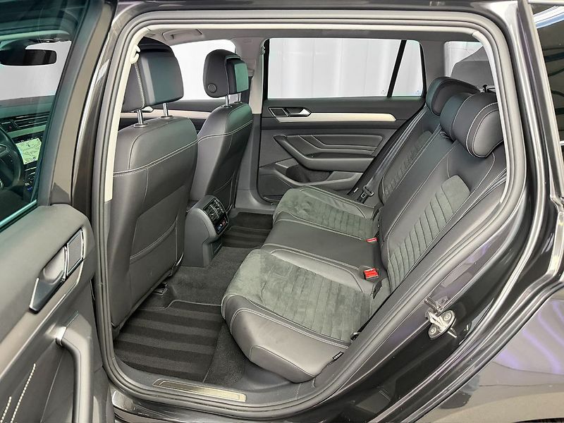 Volkswagen Passat 2.0TDI 147KW DSG 4MOTION ELEGA - fotka 11 z 24