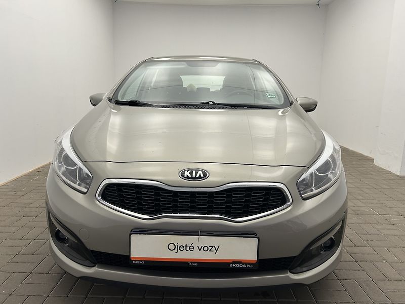 Kia Ceed 1.4 CVVT Comfort Plus - fotka 4 z 22