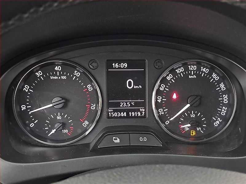 Škoda Rapid (2015) 1.2 TSI - fotka 11 z 17