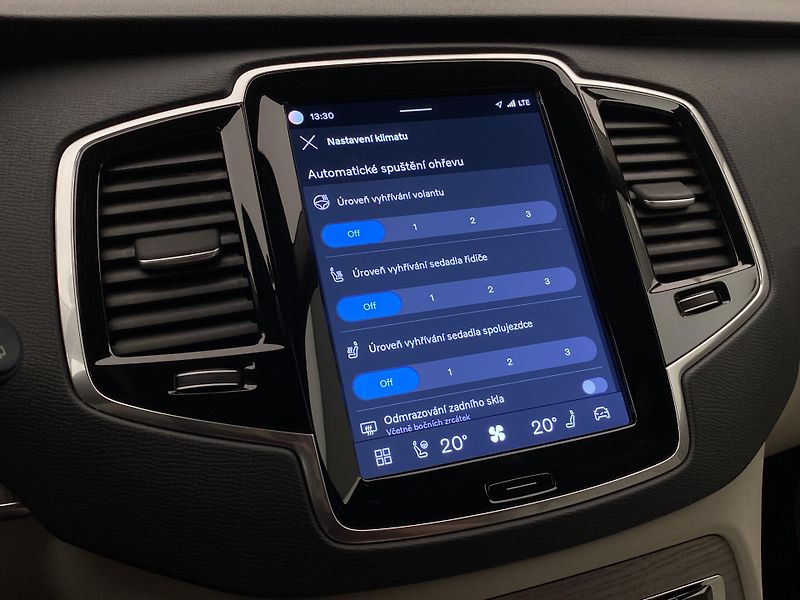 Volvo XC90 B5 AWD CORE AUT CZ - fotka 42 z 58