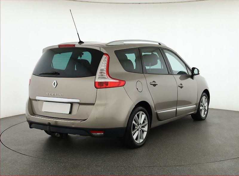 Renault Grand Scénic (2013) 1.6 dCi, 7 míst, Navi, Xenony - fotka 5 z 18