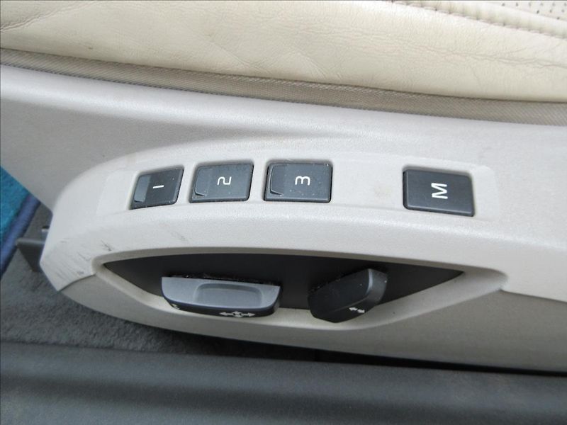 Volvo C70 2,0 D, Navi, Kůže, Xenon - fotka 28 z 28