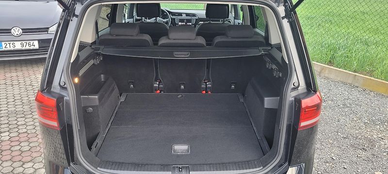 Volkswagen Touran (2016) 1,4TSi 110kW benzín DSG FuLLeD - fotka 36 z 44