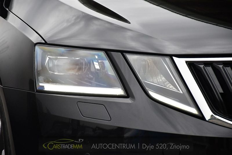 Škoda Octavia 2.0TDi STYLE EXTRA TAŽNÉ - fotka 44 z 47