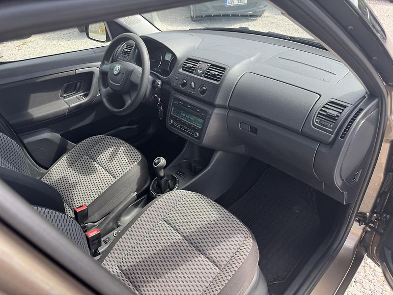 Škoda Roomster (2012) 1.2TSi(77KW)KOMPLET SERVIS - fotka 23 z 34