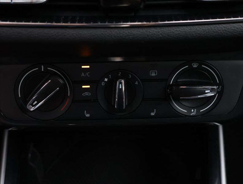 Škoda Fabia 1.0 TSI 70kW Style CZ DPH - fotka 26 z 36