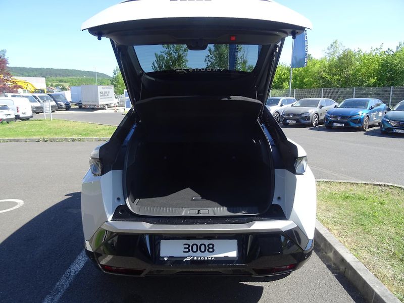 Peugeot 3008 (2026) GT Elektromotor 157kW / 210k - fotka 10 z 51