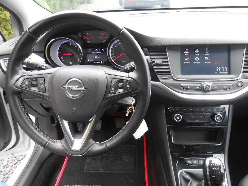 Opel Astra 1.2,KAMERA,NAVI,62TKm!! - fotka 30 z 41