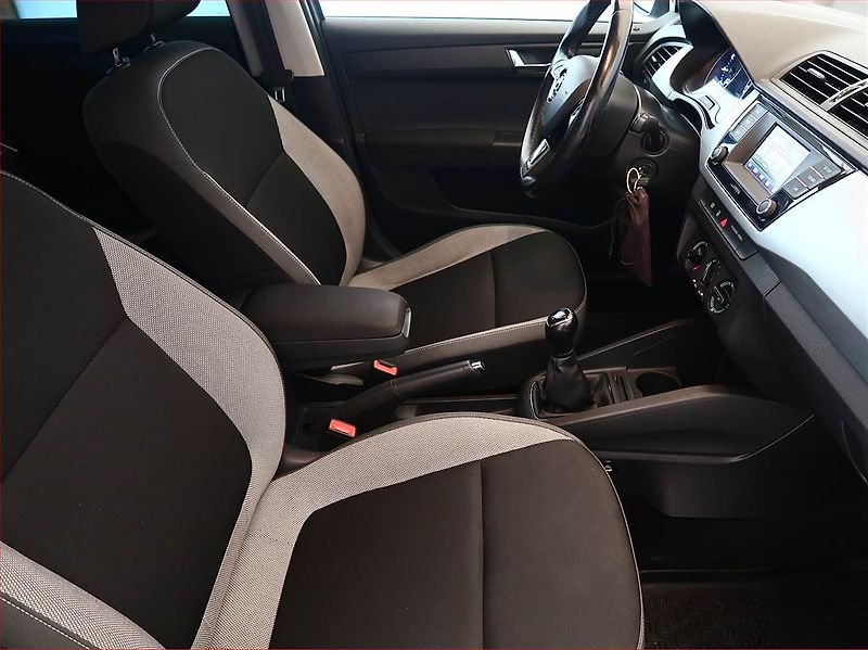 Škoda Fabia (2017) 1.0 TSI, Tempomat - fotka 9 z 15