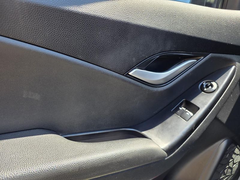 Hyundai ix20 1.6-KLIMA-SENZORY-ISOFIX - fotka 17 z 24
