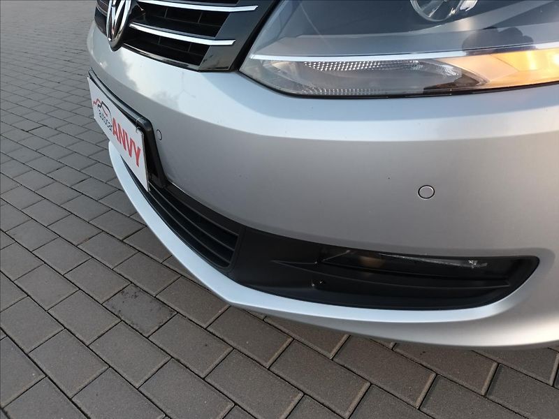 Volkswagen Sharan 2,0 TDI,7MÍST,SERVISKA,VÝHŘEV - fotka 36 z 46