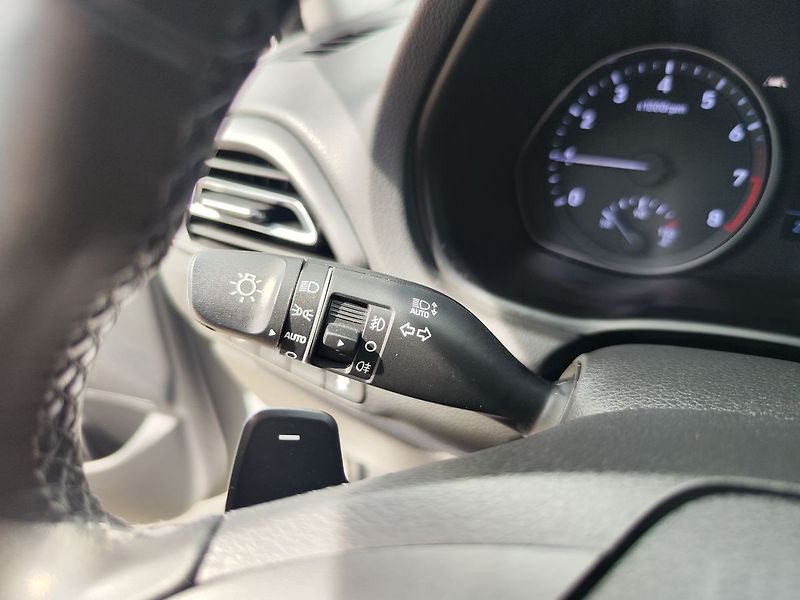 Hyundai i30 1.0 T-GDI/88kW Smart DCT - fotka 23 z 32