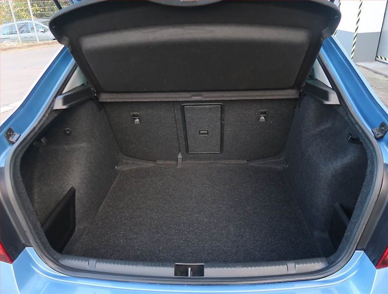Škoda Rapid (2019) Style 1.0 TSI, Serv.kniha - fotka 13 z 19