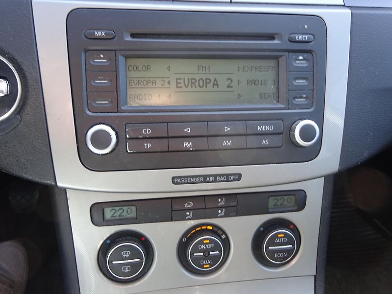 Volkswagen Passat 2.0TDI 103kW COMFORTLINE - fotka 12 z 15