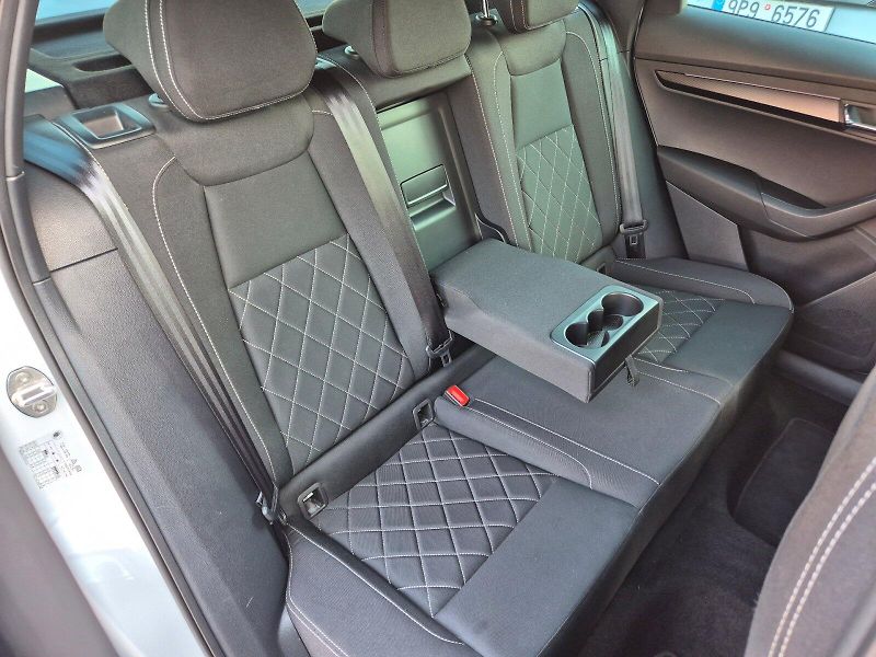 Škoda Karoq (2025) Sportline 1.5TSi 110kW 6°manuá - fotka 17 z 30