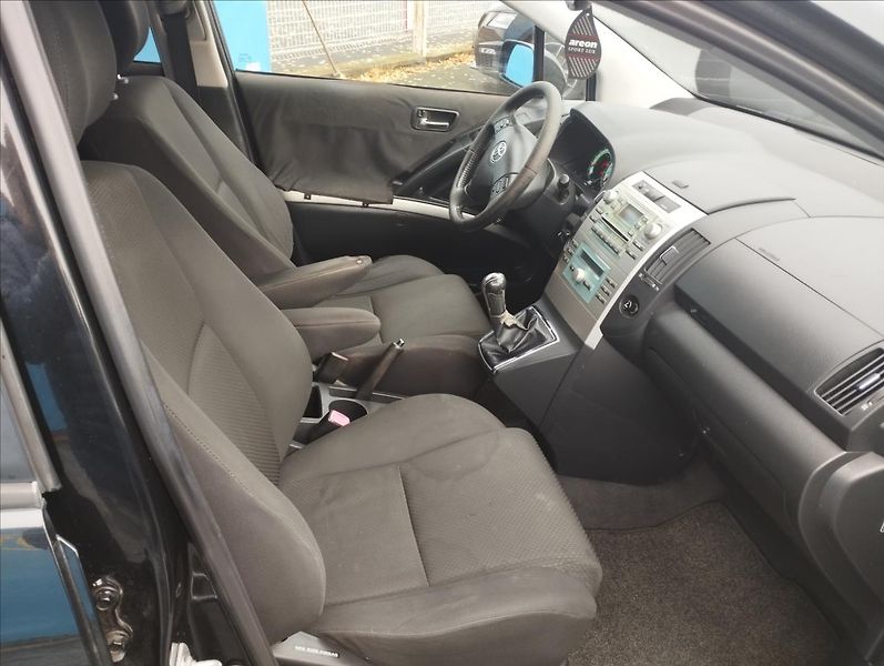 Toyota Corolla 1,8 VVT-i 95KW - fotka 8 z 15