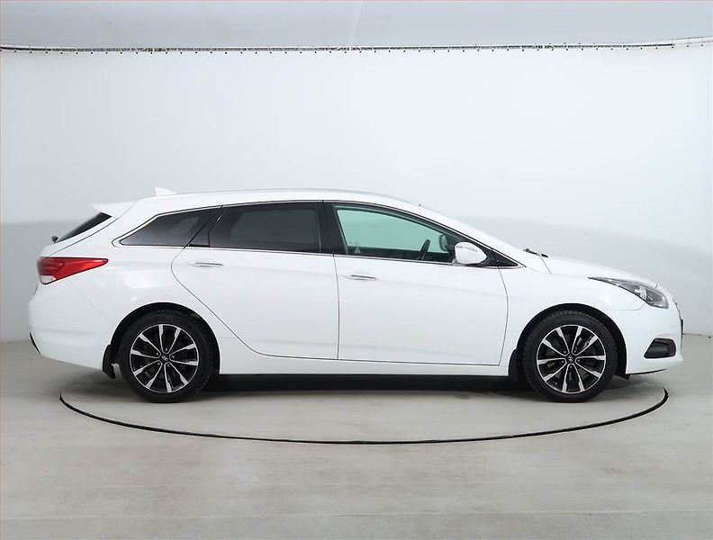 Hyundai i40 (2017) 1.7 CRDi, Serv.kniha, Navi - fotka 6 z 22