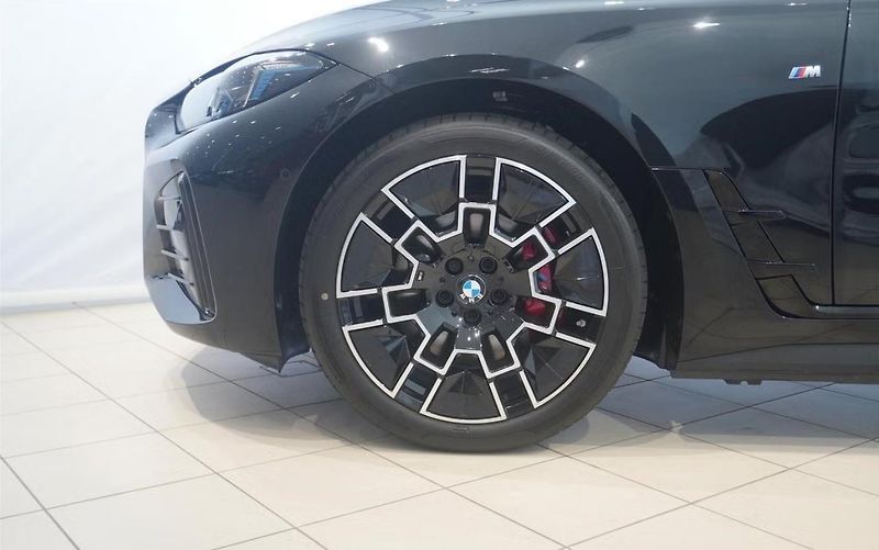 BMW i4 M60 xDrive Gran Coupé 440kW - fotka 3 z 11