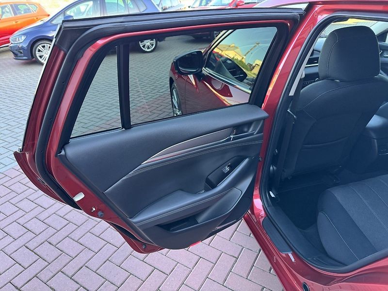 Mazda 6 (2018) 2.5i G-194 Automat LED Bose - fotka 26 z 50