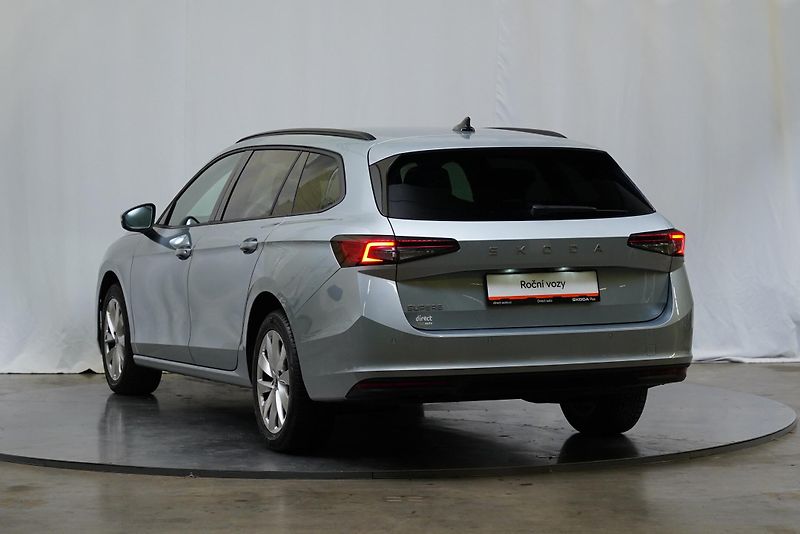 Škoda Superb - fotka 7 z 27