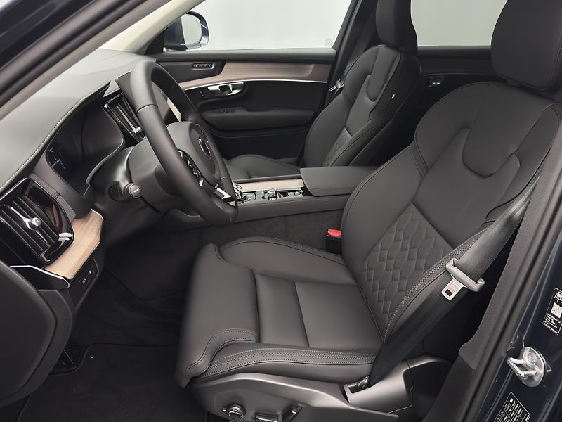 Volvo XC90 (2026) T8 AWD Plug-in BRIGHT PLUS 7m - fotka 3 z 25