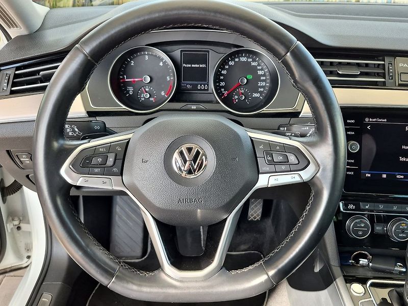 Volkswagen Passat Elegance Variant 2.0 TDI 110kw - fotka 13 z 24