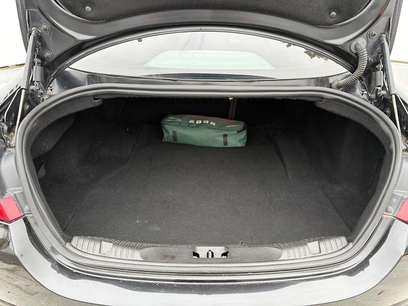 Jaguar XF (2010) 3.0 V6D - fotka 20 z 28