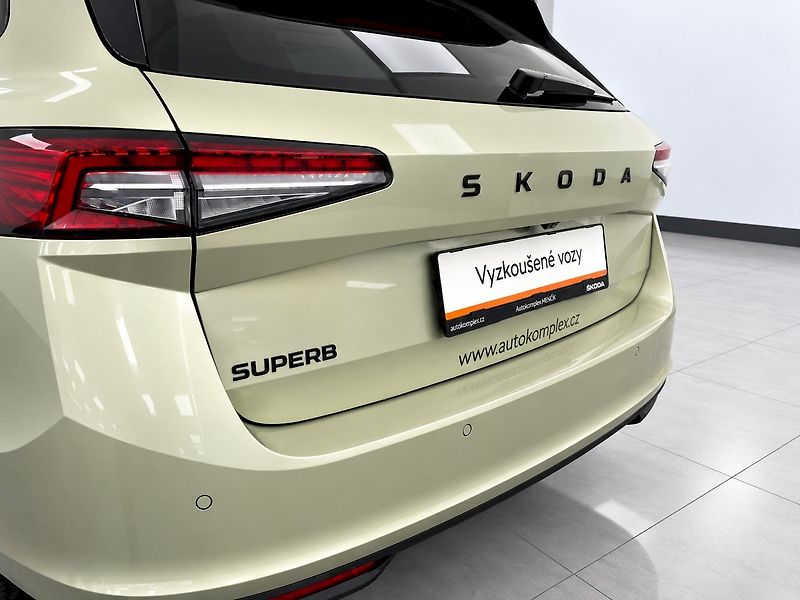 Škoda Superb (2025) COMBI Sportline TD 110 / 2.0 A - fotka 12 z 61
