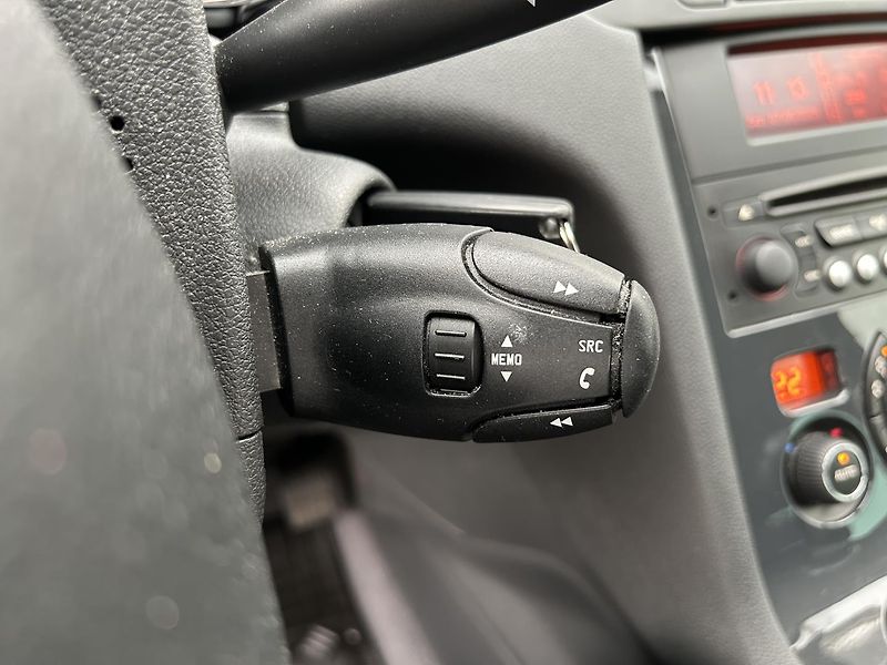 Peugeot 5008 1.6 HDI Allure - fotka 17 z 21
