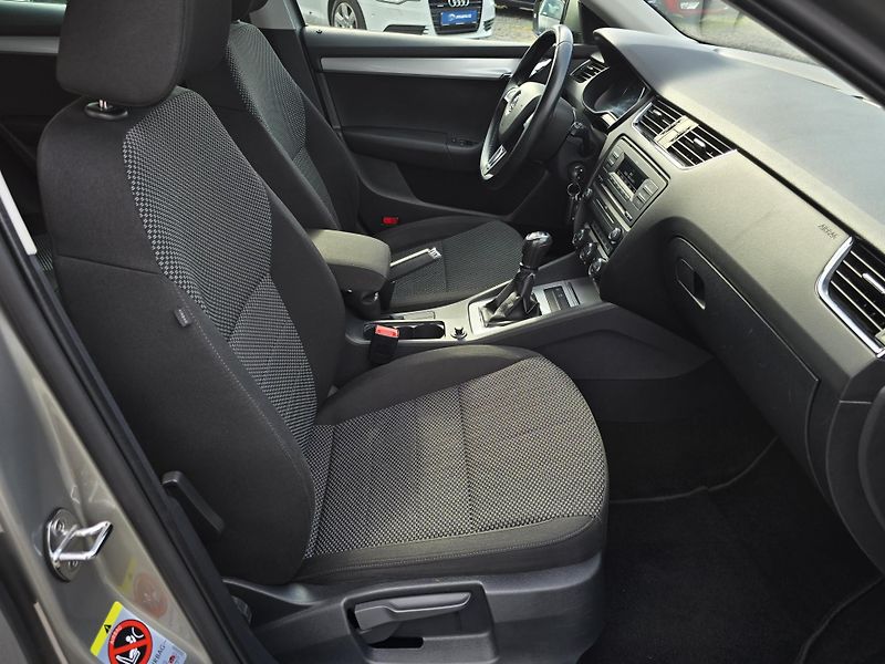 Škoda Octavia 1.4TSI 103KW DIGI KLIMA 1.Maji - fotka 13 z 15