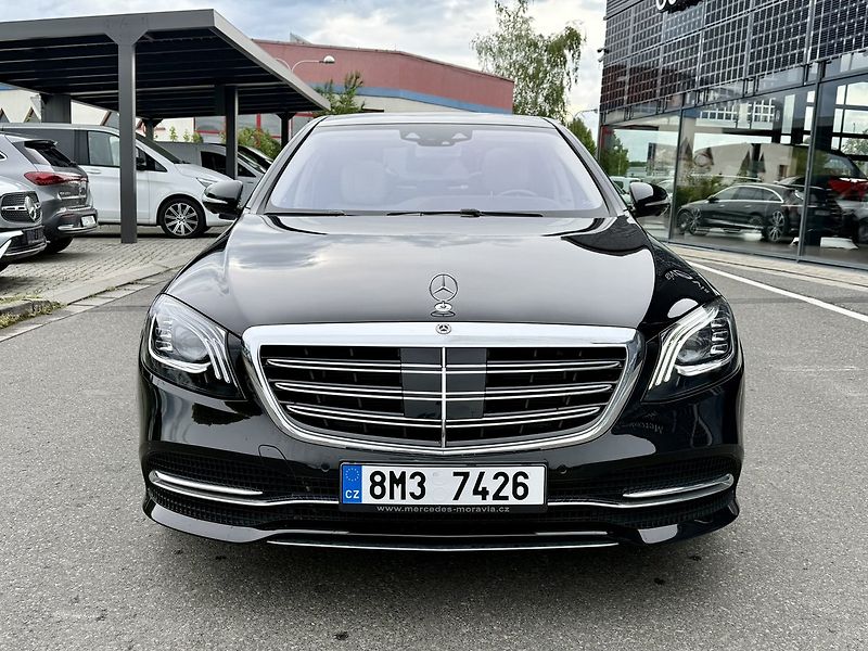 Mercedes-Benz Třídy S (2018) 560 4MATIC LONG - fotka 2 z 55