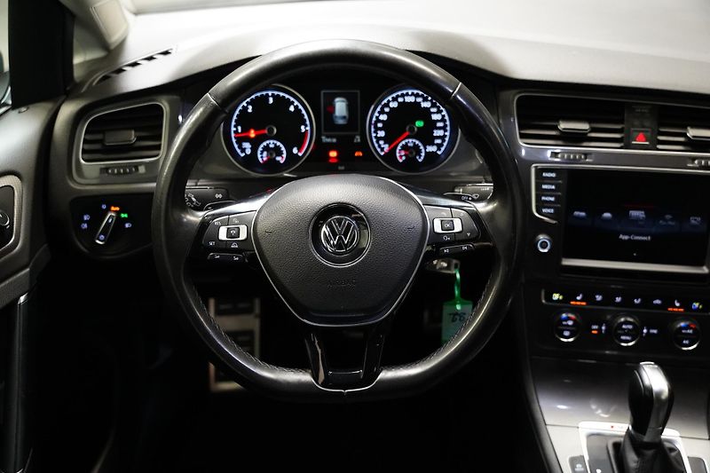 Volkswagen Golf - fotka 18 z 27