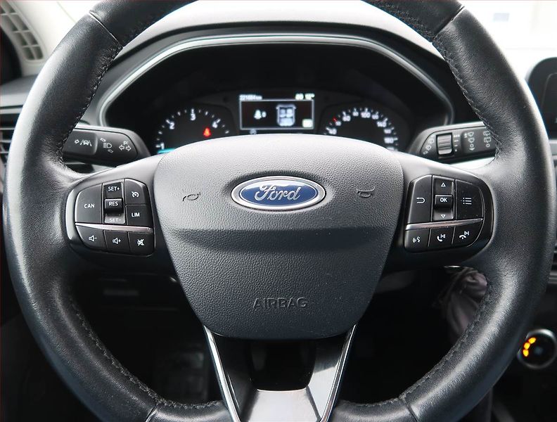 Ford Focus (2018) 1.5 EcoBlue, Serv.kniha - fotka 15 z 17