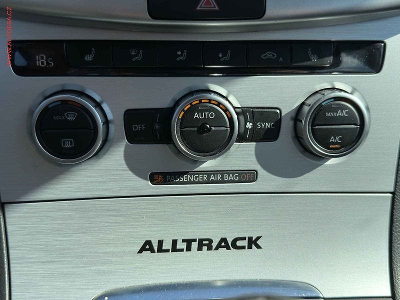Volkswagen Passat (2013) 2.0TDi 4x4, Bixen, autoAC - fotka 16 z 18