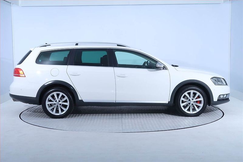 Volkswagen Passat (2013) 2.0 TDI, 4X4, Automat, Navi - fotka 6 z 26
