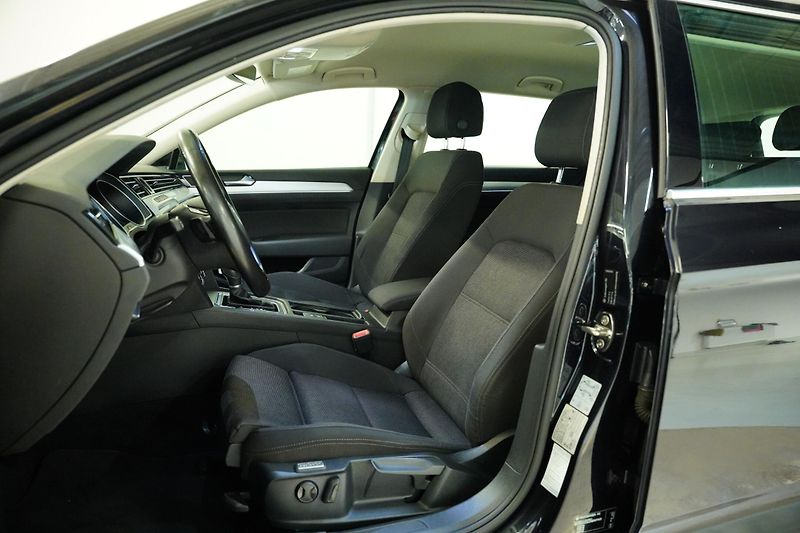 Volkswagen Passat - fotka 13 z 28