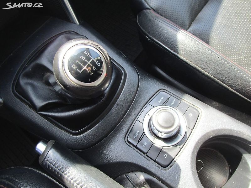 Mazda CX-5 2,2D-4x4-129KW-NOVÝ OLEJ - fotka 23 z 27