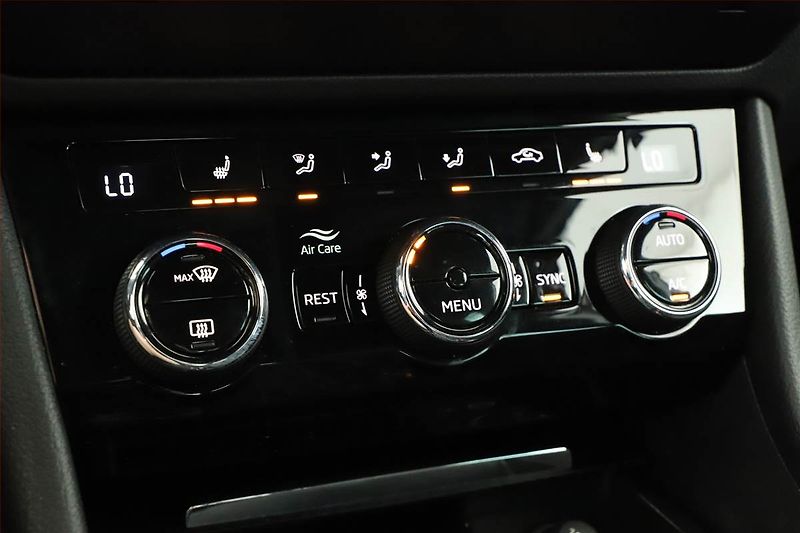 Škoda Superb (2024) Sportline 2.0 TDI - fotka 21 z 26