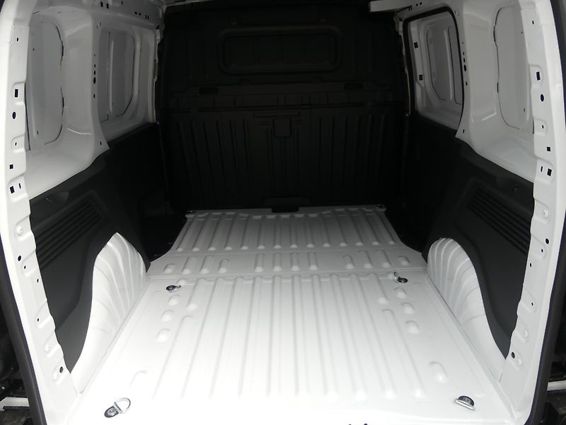 Citroën Berlingo (2026) VAN L1 650 Turbo 110 MAN6 - fotka 10 z 17