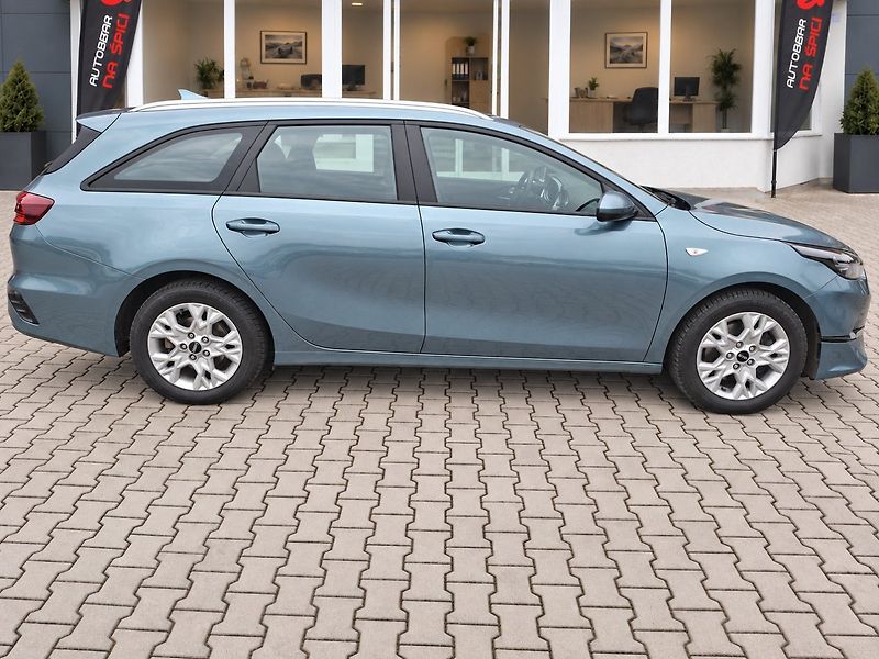 Kia Ceed (2023) SW 1.5T-GDI 118kW -1.MAJITEL - fotka 9 z 38