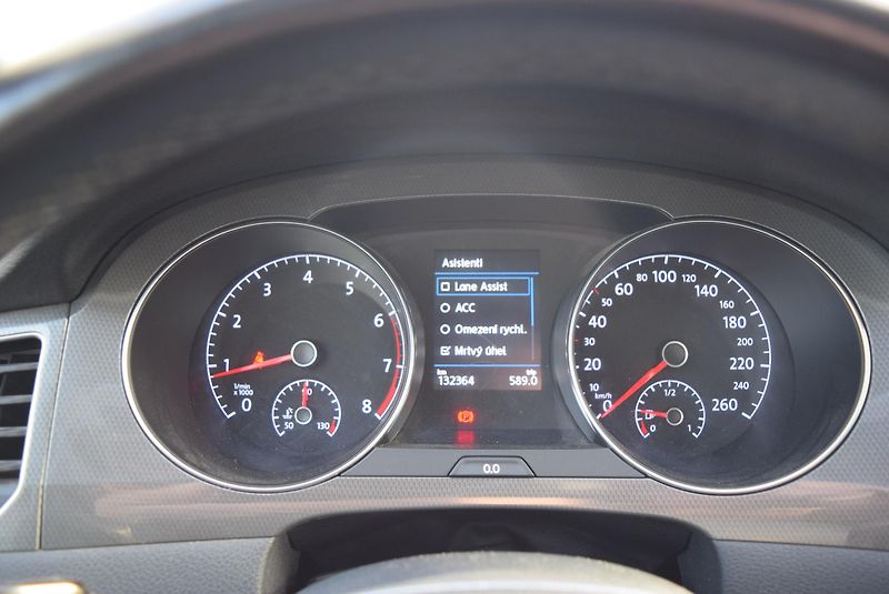 Volkswagen Golf Sportsvan (2019) 1.5TSI 96kw IQ.DRIVE NAVI ACC  - fotka 32 z 49